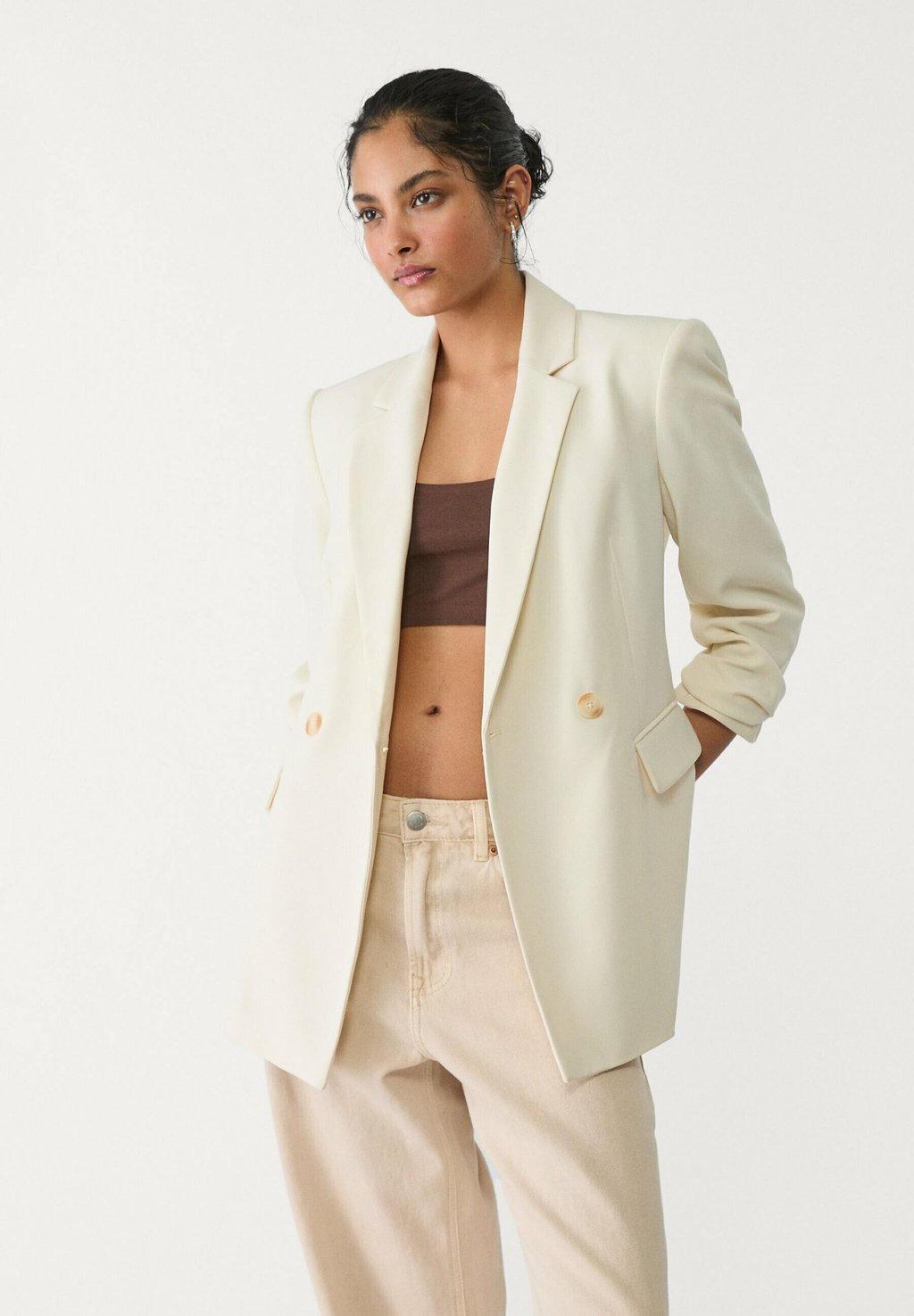 

Короткое пальто TAILORED WITH BUTTONS Stradivarius, бежевый