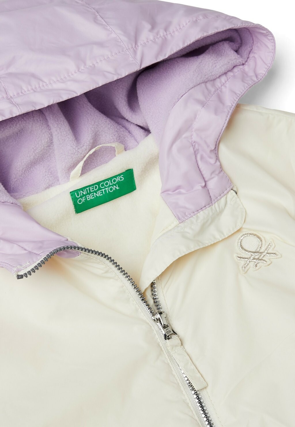 

Переходная куртка WITH HOOD AND WELT POCKETS AT FRONT LOGO PATCH United Colors of Benetton, кремовый