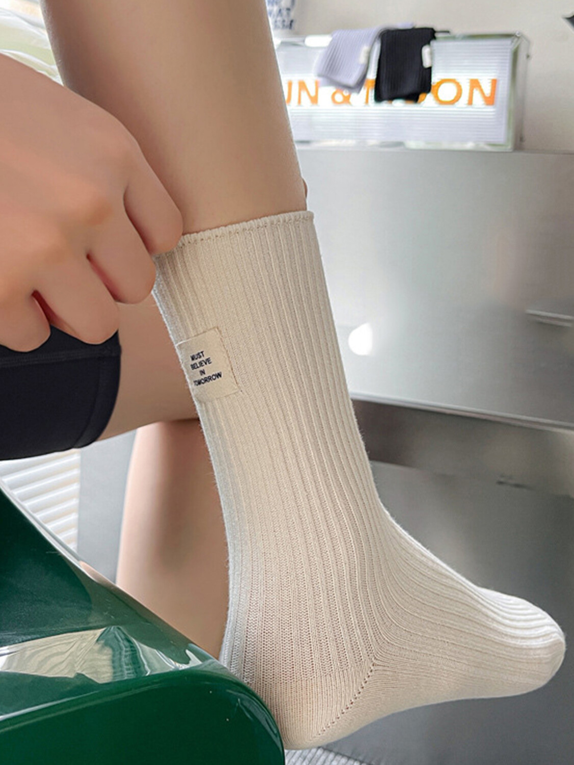 

1 пара женских носков на каблуке, очаровательные чулки. Можно использовать каждый день и на улице. в том же стиле, что и журнал, белый цвет