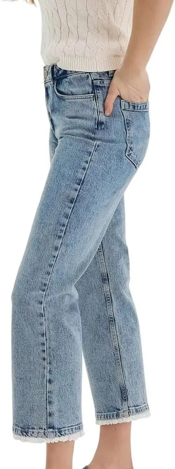 

Женские джинсы с высокой талией и расклешенным низом