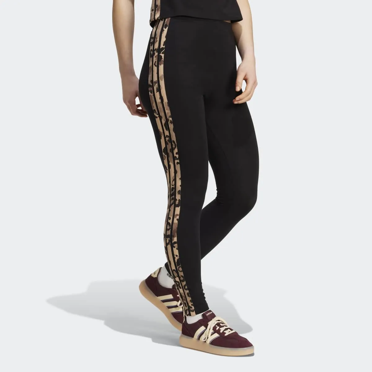 Женские леггинсы 3 полоски с анималистичным принтом adidas, черный — фото 3