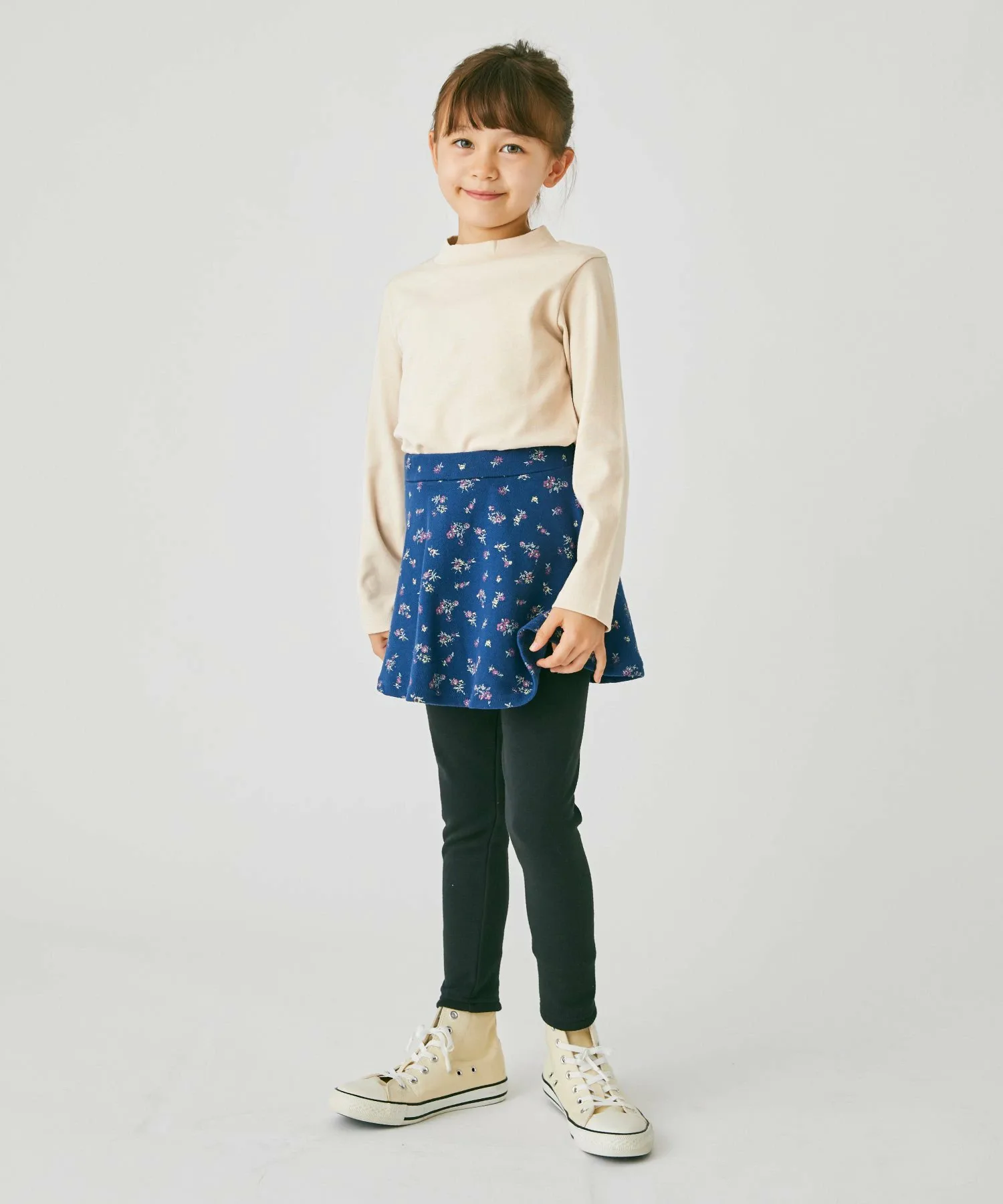 Простая футболка с высоким воротником Ever Closet, ivory