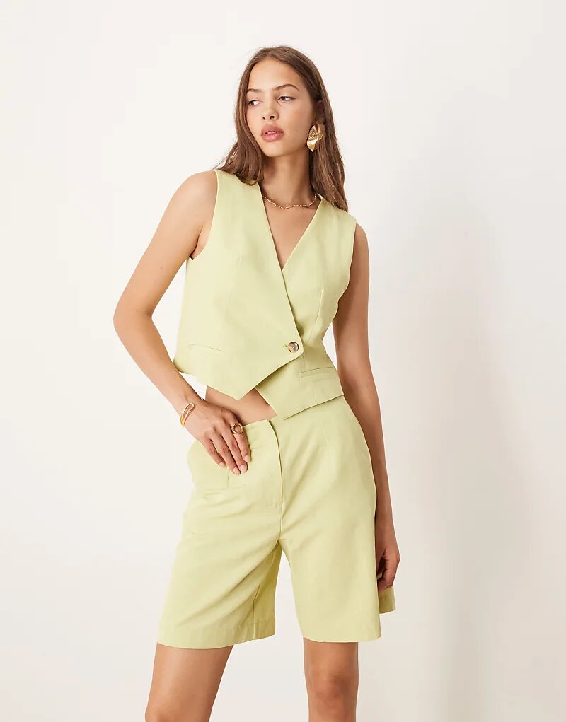 

Жилет ASOS DESIGN из льняной смеси асимметричного кроя с запахом зеленого цвета — часть комплекта