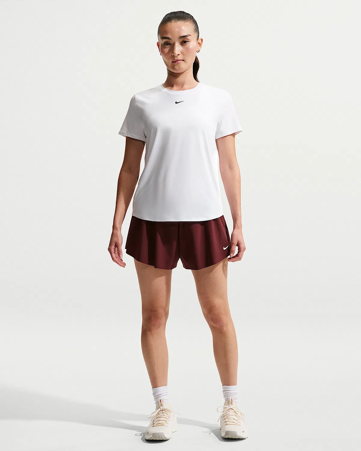 Женский топ Nike One Classic с коротким рукавом Dri-FIT, White/Black — фото 4