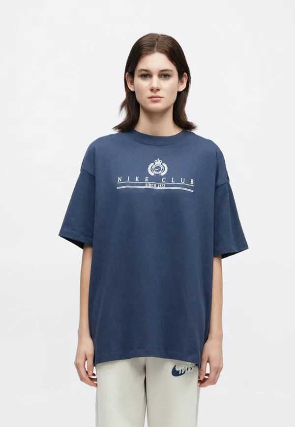 Классическая футболка с принтом Nike Sportswear, Thunder Blue/Sail — фото 4