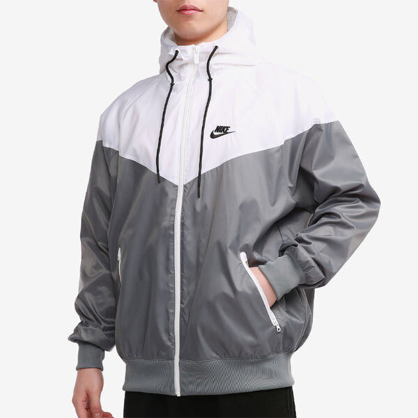 Куртка Nike Sportswear Windrunner Sports Training hooded Woven Jacket Gray White, белый — фото 3