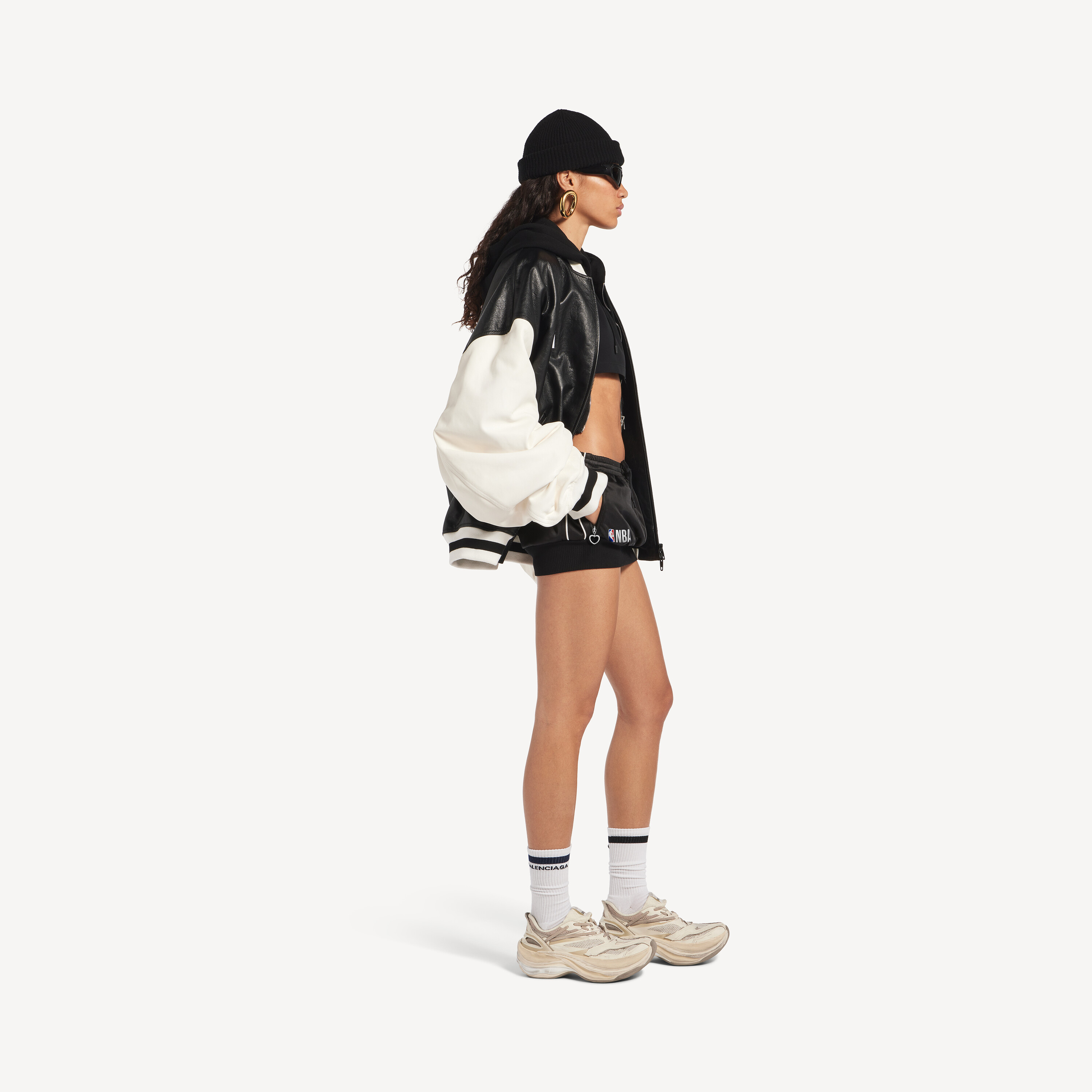Женская мини-юбка с оборками Balenciaga | Коллаборация с NBA, черная — фото 3