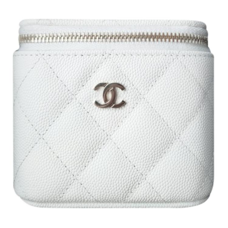 

CHANEL Маленькая косметичка из телячьей кожи зернистой выделки и золотистого металла для женщин, белая