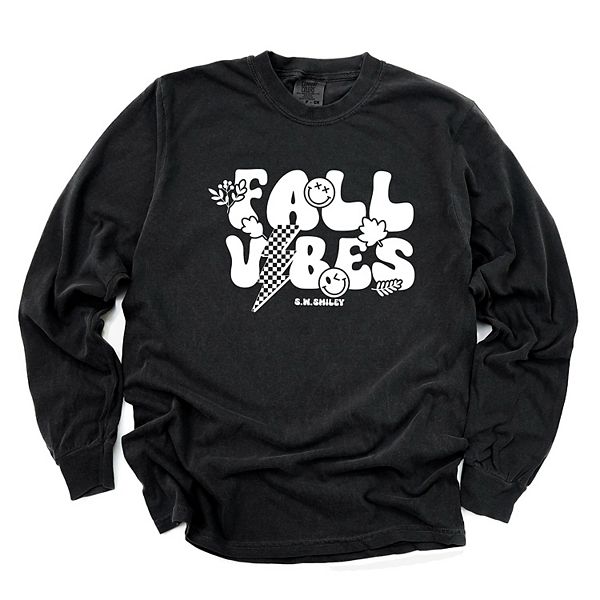 

SWSmiley fall vibes lightning - женская футболка с длинным рукавом и принтом, окрашенная в стиле garment dyed Simply Sage Market, Black