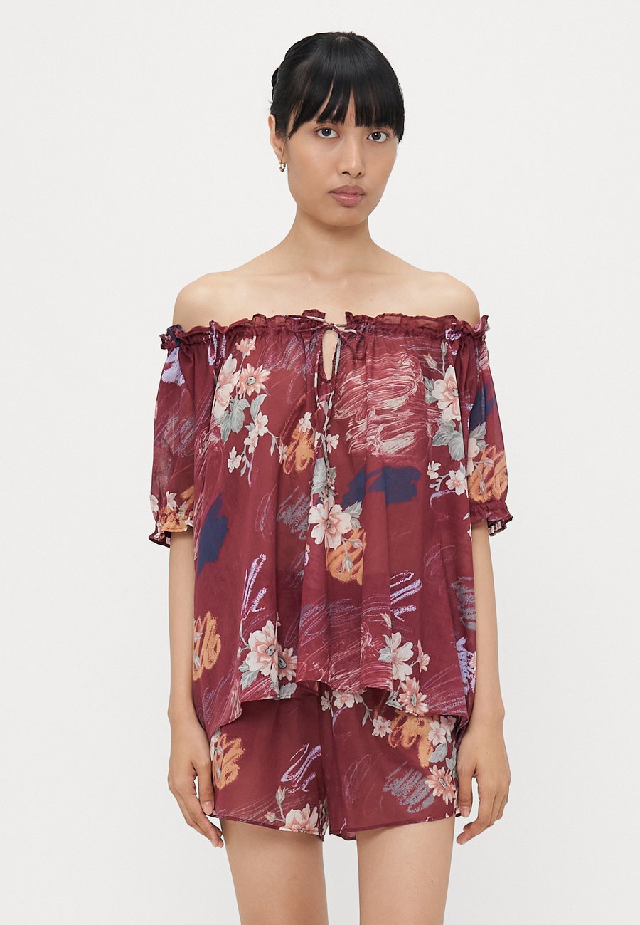 

Пижамный комплект Desmond & Dempsey WOMENS IDYLLIC SHORT, Love Red/Red