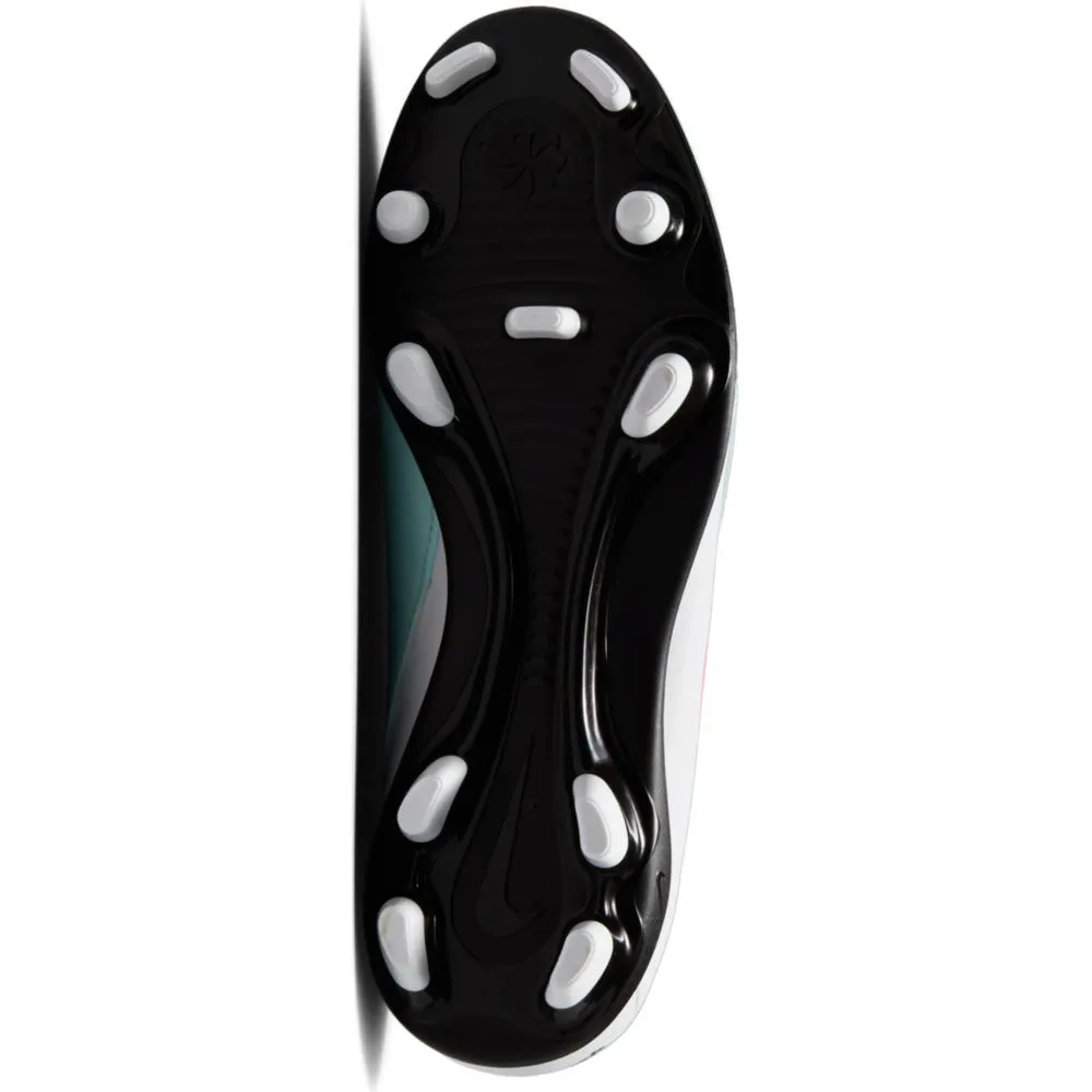 Футбольные бутсы Nike Phantom Luna 2 Club MG, зеленый — фото 2