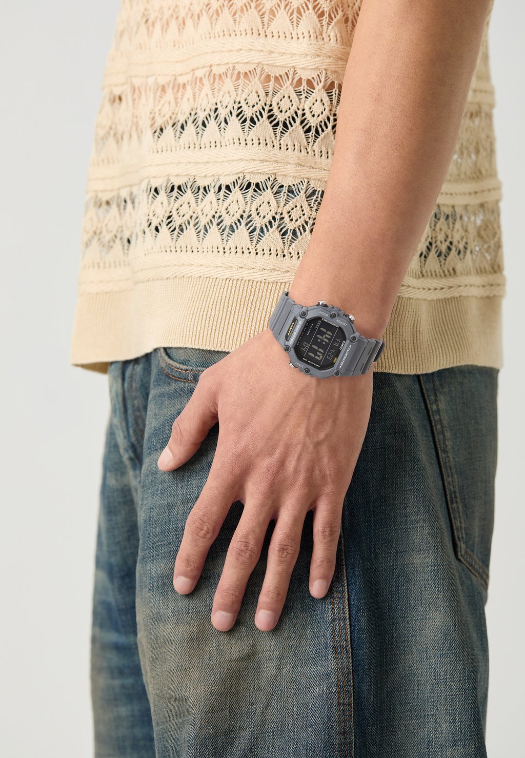 

Цифровые часы Casio, серый