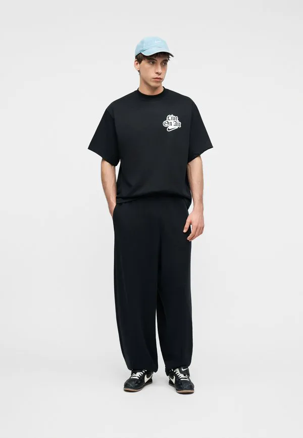 Футболка унисекс с принтом solo tee Nike Sportswear, Black — фото 2