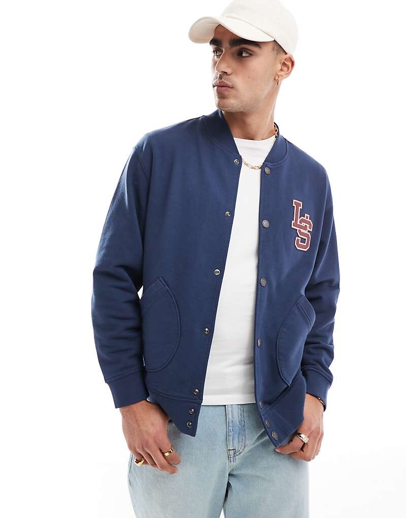 

Темно-синий спортивный бомбер Levi's с монограммой колледжа