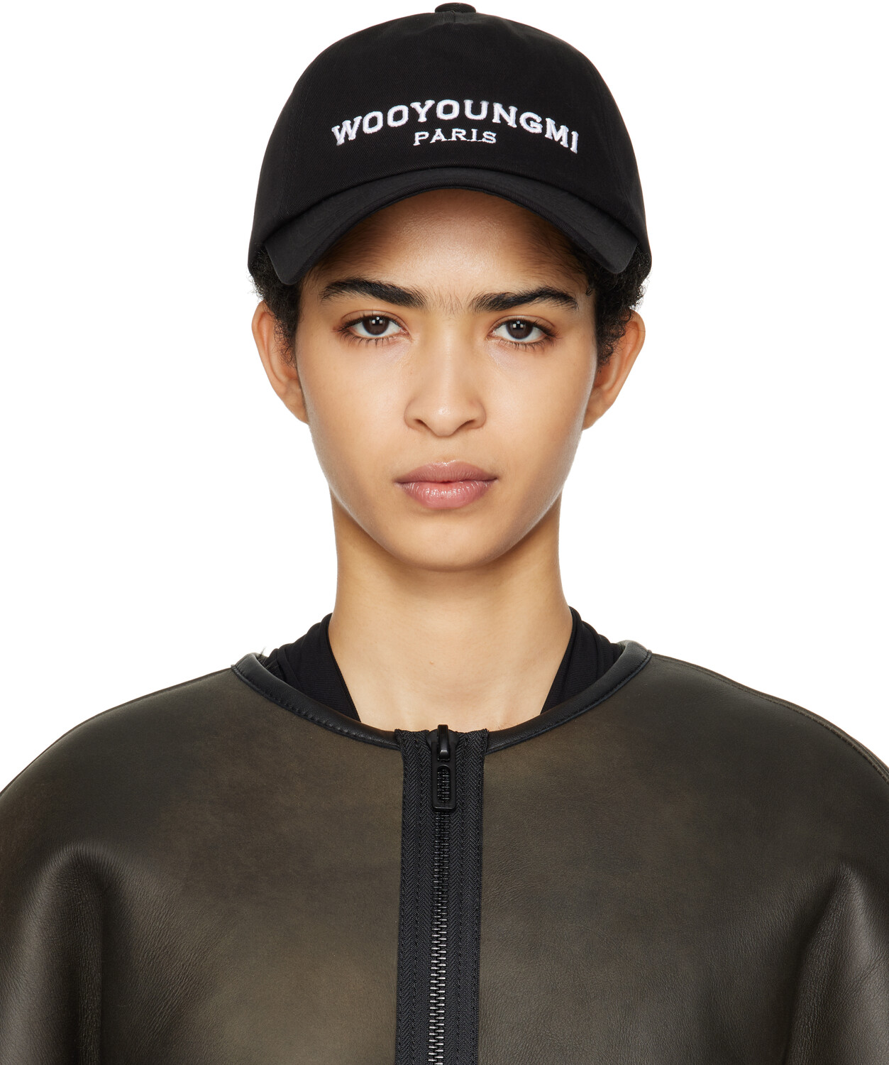 

Вышитая бейсболка WOOYOUNGMI, черный