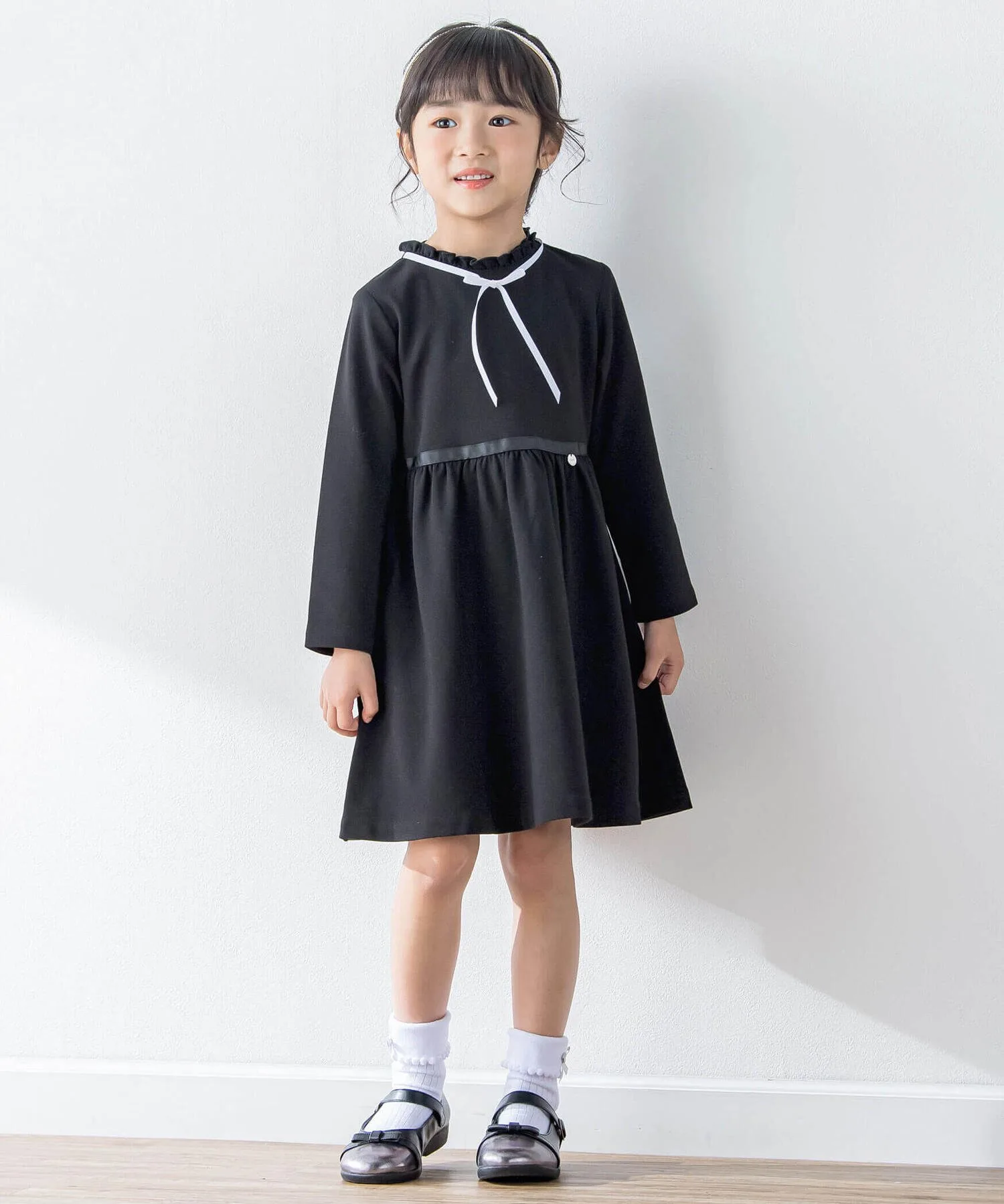 Платье в клетку с лентой (110-130 см) в тон BeBe Petits Pois Vert, Black (plain) — фото 2
