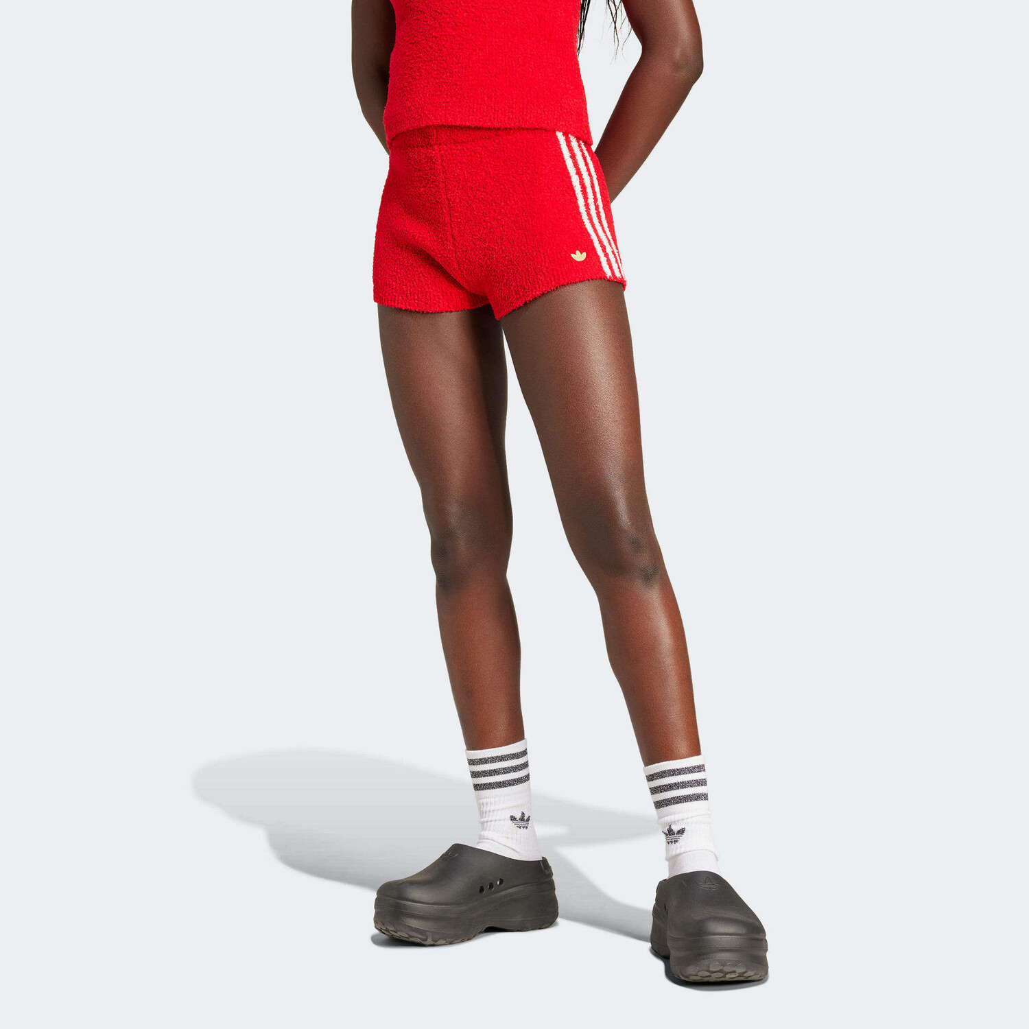 Повседневные шорты женские красные Adidas Originals — фото 3