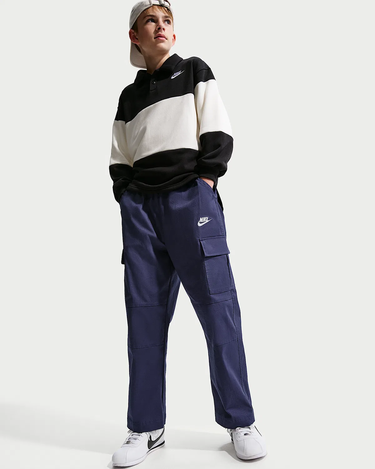 Детские широкие карго-брюки Nike Sportswear Club, Midnight Navy/White — фото 4
