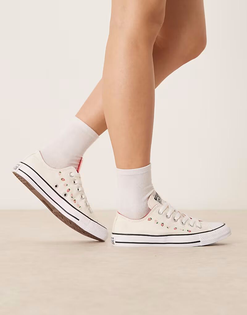 Кеды Converse Chuck Taylor All Star Ox белого цвета с деталями из клубники