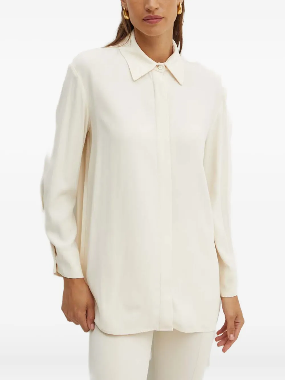 

Рубашка с заостренным воротником Liviana Conti, нейтральный