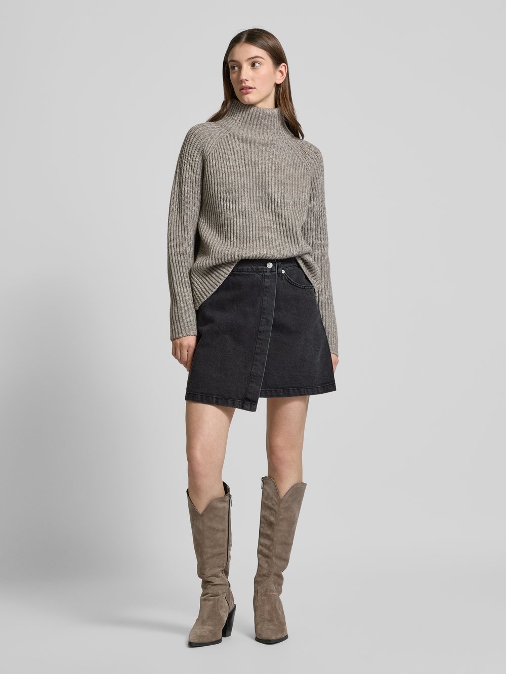 

Юбка джинсовая с застежкой на пуговицы модель «Кендра» Neo Noir, черный