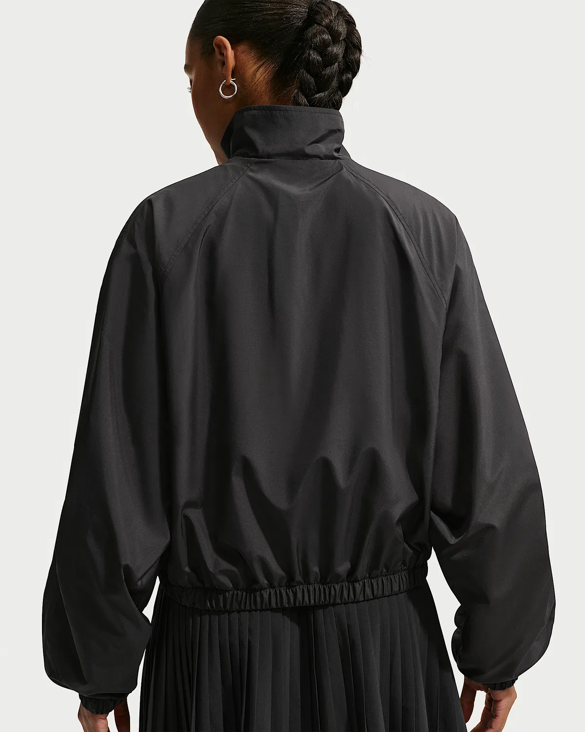 Женская оверсайз трековая куртка Nike Sportswear с защитой от УФ, Black/Sail — фото 2