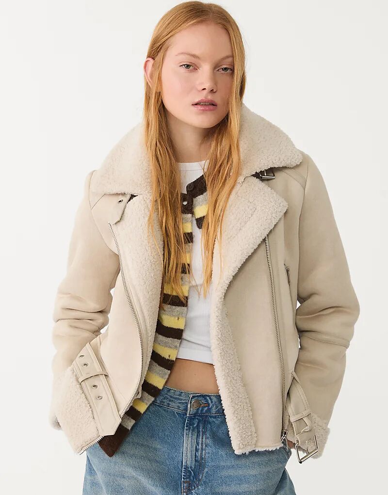 

Байкерская куртка Stradivarius из искусственной замши цвета экрю