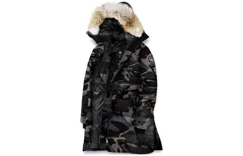 

Женский пуховик Canada Goose, цвет black camouflage