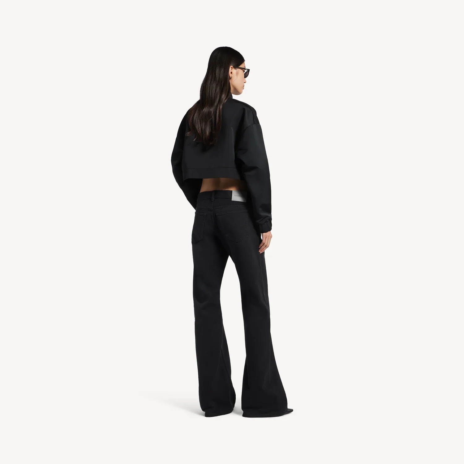 BALENCIAGA Женская укороченная спортивная куртка черного цвета — фото 4