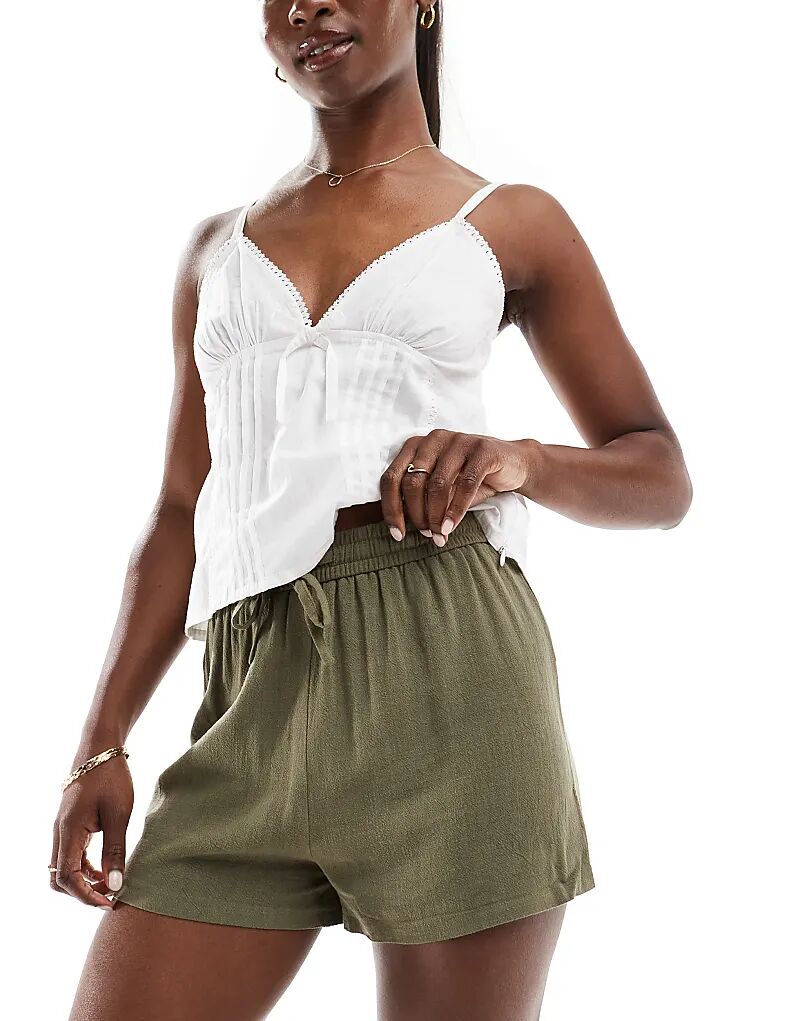 

Шорты из льняной смеси цвета хаки Miss Selfridge