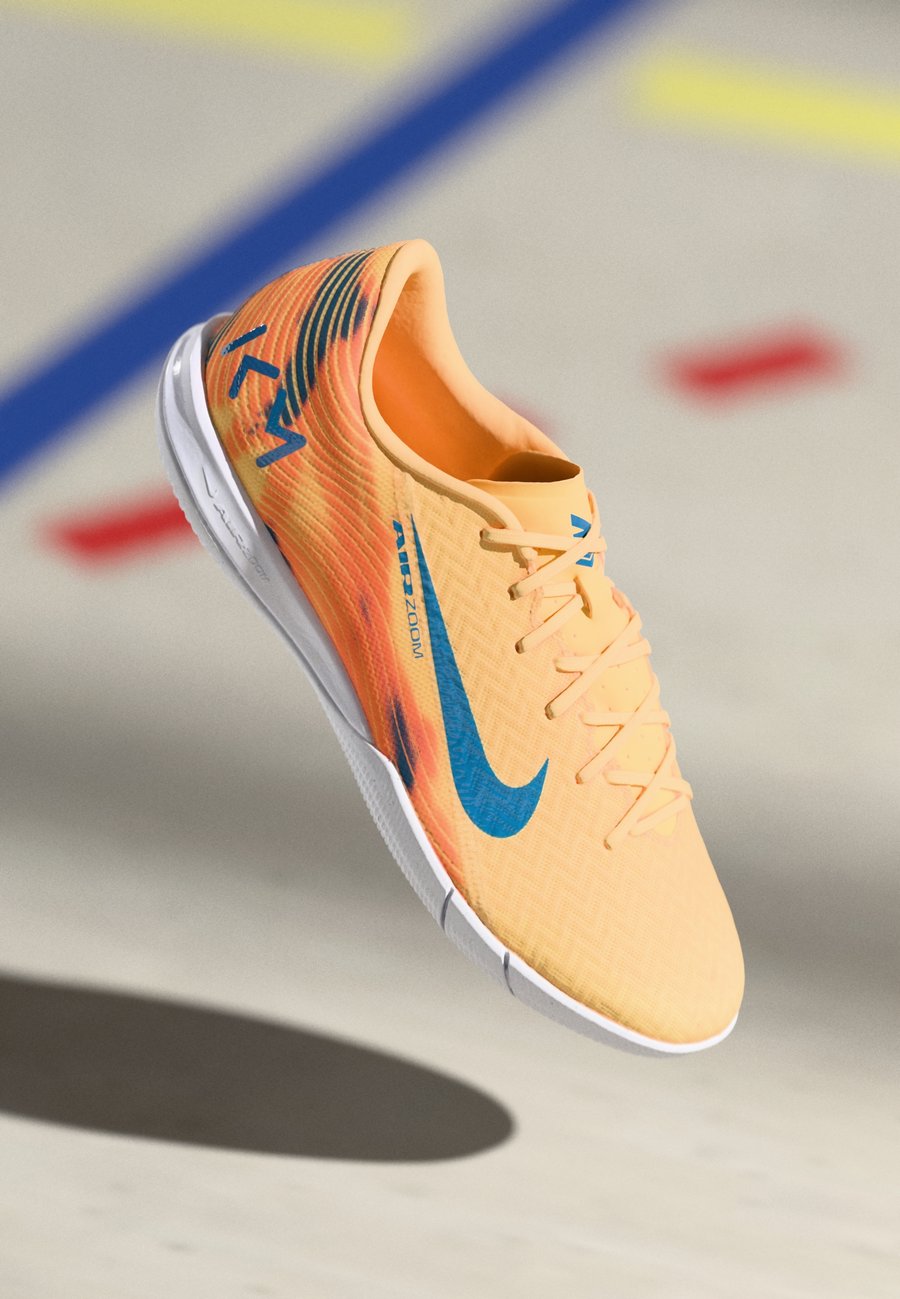 

Кроссовки Nike Performance ZOOM VAPOR 16 ACADEMY KM IC, Melon Tint/Neo Turquoise/Igloo/Orange