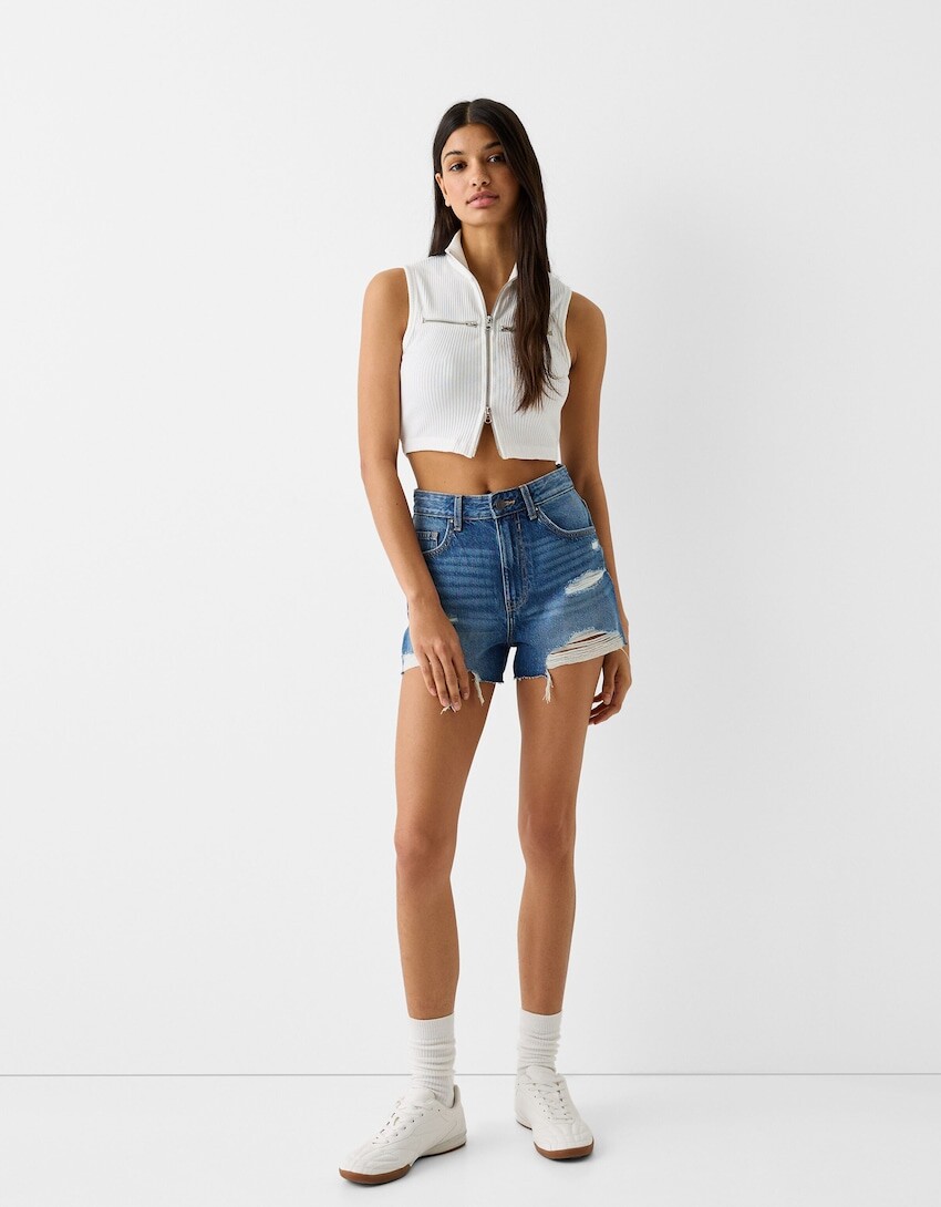 

Рваные джинсовые шорты Bershka, синий