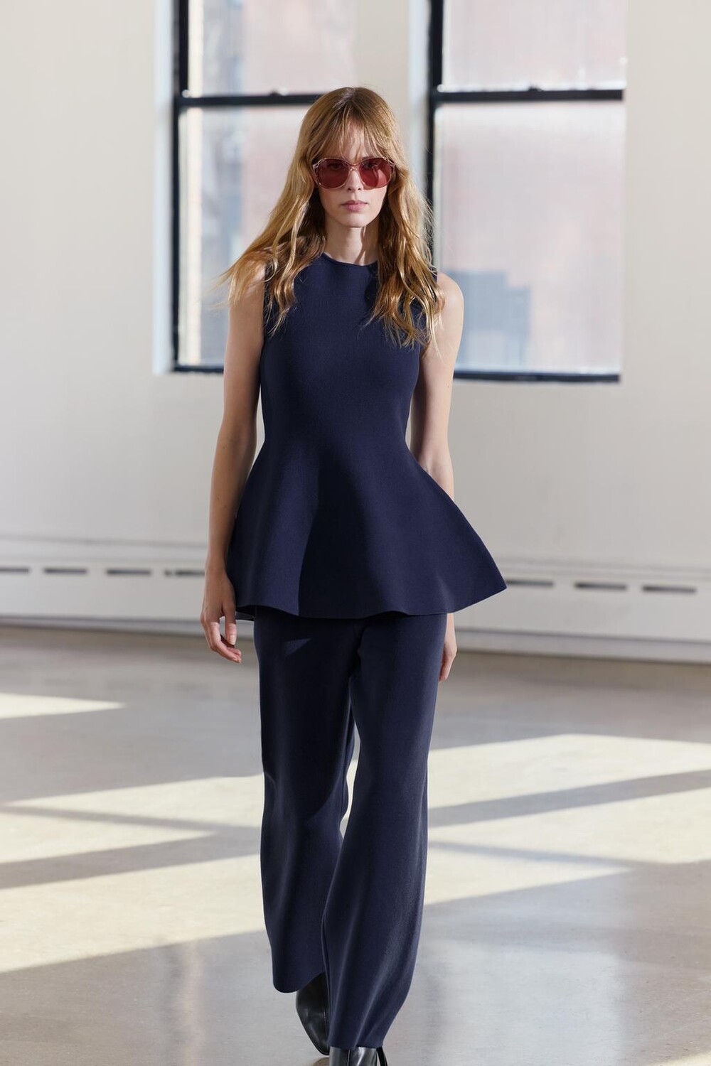 

Вязаный топ с баской ZARA, темно-синий