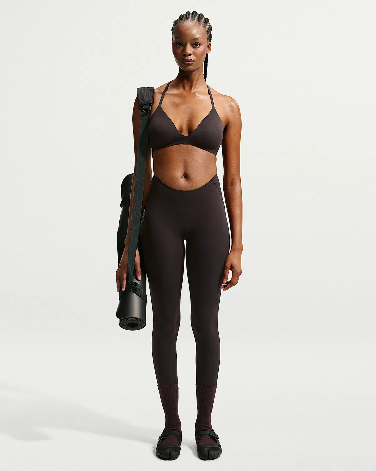 Женские леггинсы NikeSKIMS Studio Stretch, длина 29", NSKM Dark Roast/NSKM Dark Roast