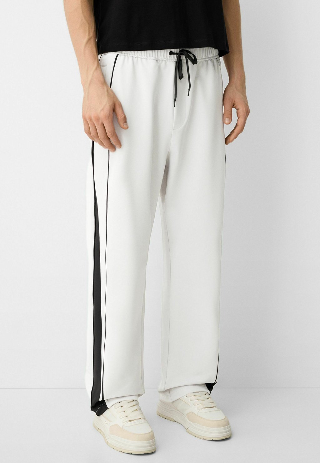 

Спортивные брюки TECHNICAL - BAGGY Bershka, светло-серый