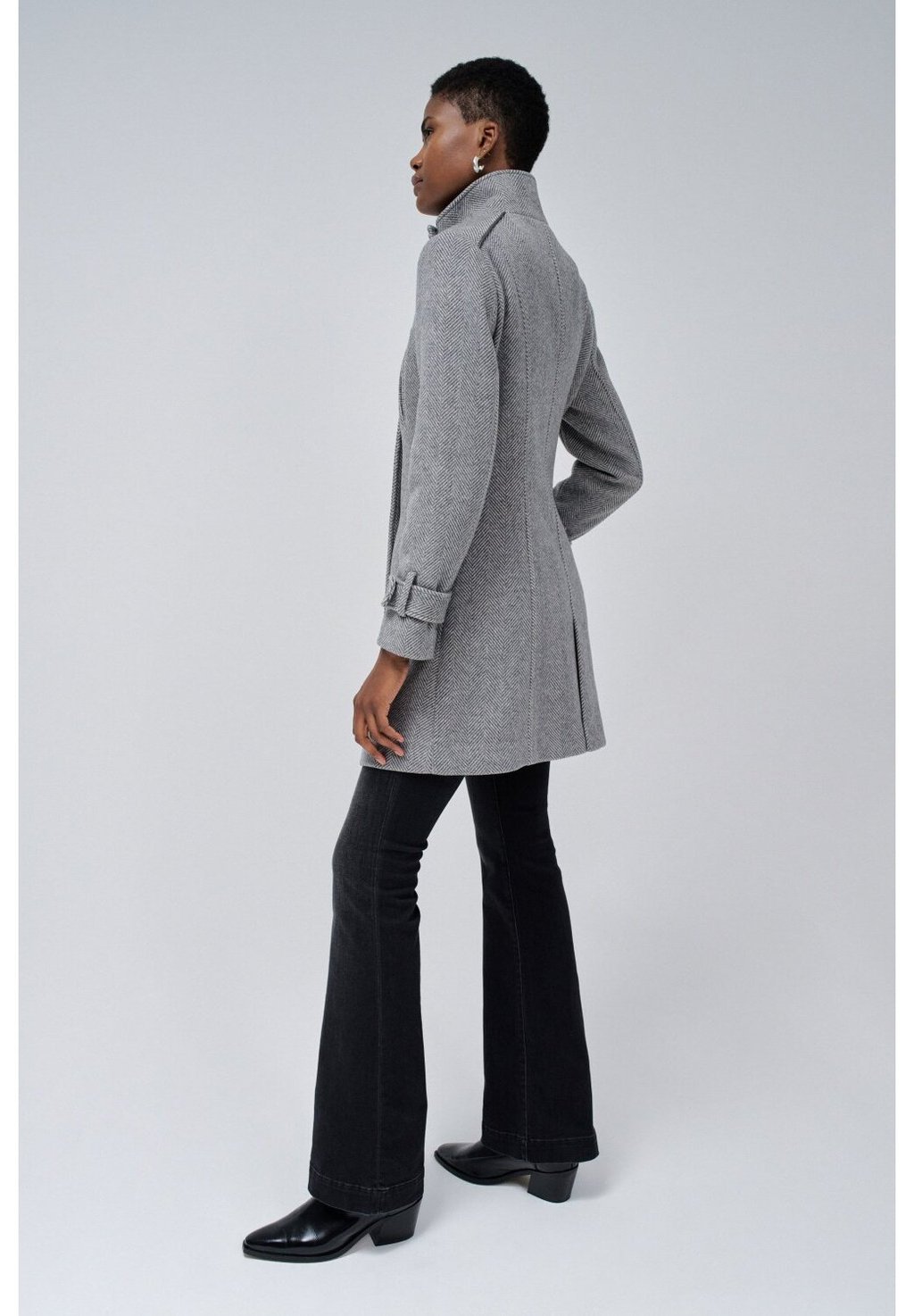 

Короткое пальто Salsa Jeans, серый