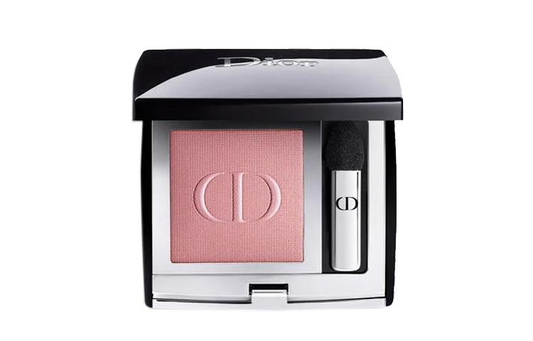 

Индивидуальные монохромные тени для век с эффектом стойкости, легко растушевываются, подчеркивают взгляд DIOR