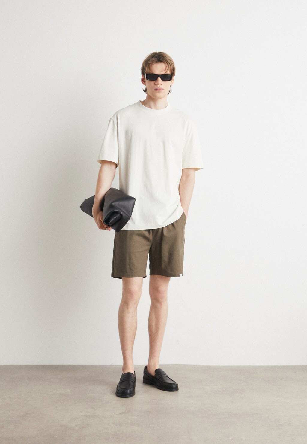 

Футболка с принтом Colorblock Tee Calvin Klein, слоновая кость