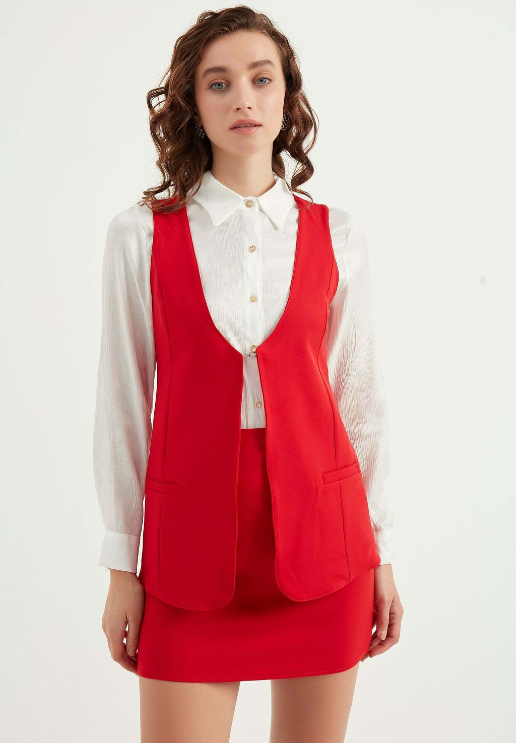 

Жилет SLEEVELESS WITH POCKETS Herita, красный