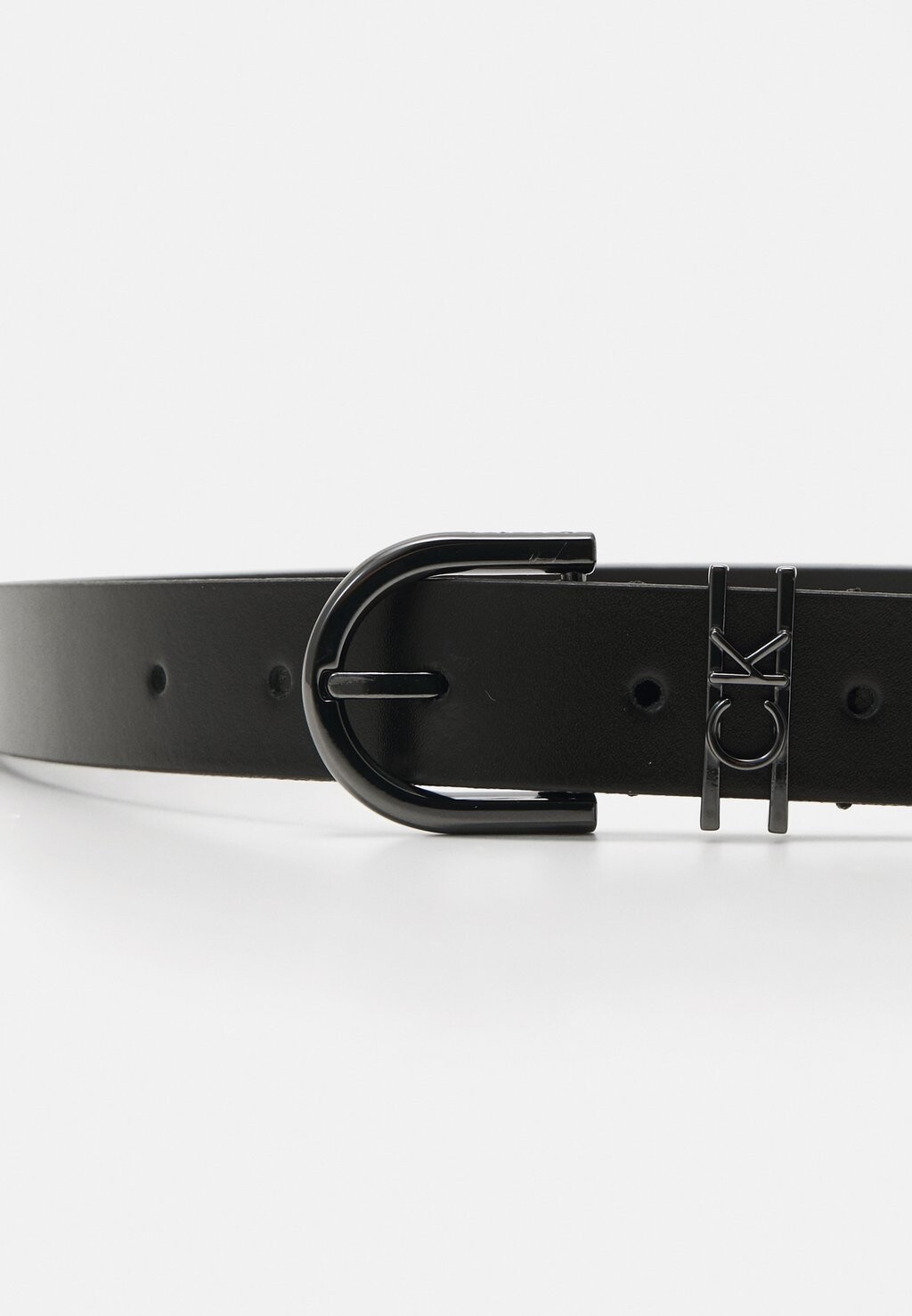 

Ремень Loop Buckle Belt Calvin Klein, черный