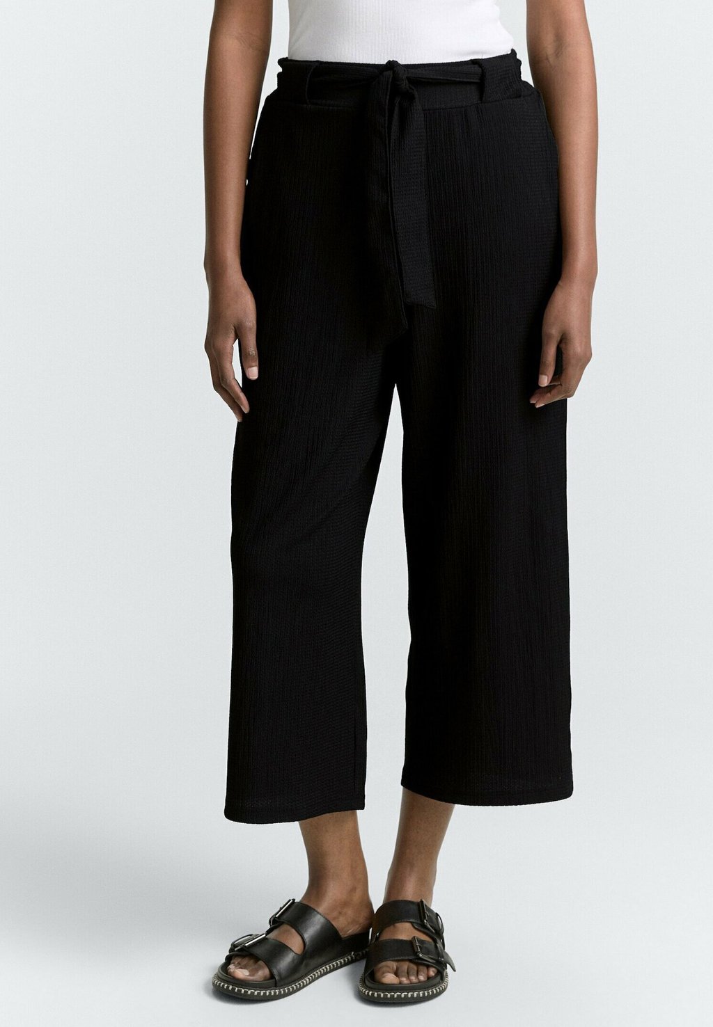 

Брюки HIGH WAIST CULOTTE MIT BINDEGÜRTEL TOM TAILOR DENIM, черный