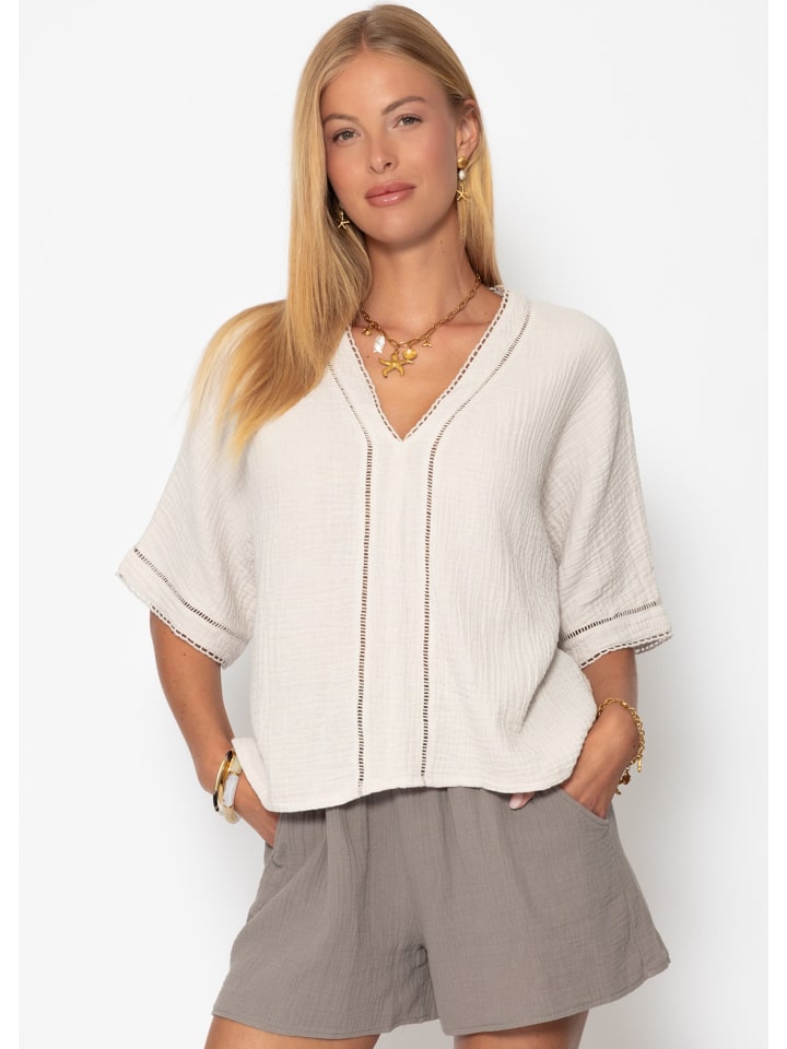 

Муслиновая блузка с кружевной вставкой светло-бежевого цвета SASSYCLASSY