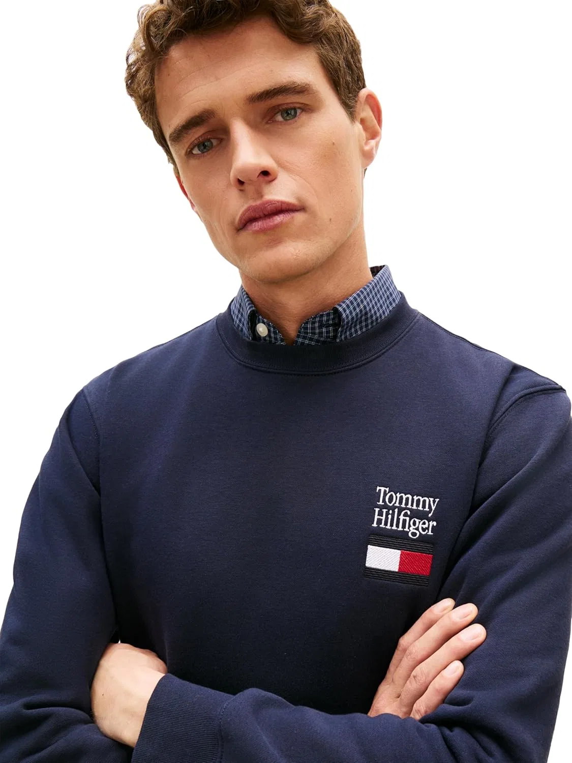 Мужская толстовка Tommy Hilfiger средней плотности с круглым вырезом и вышитым изображением флага — фото 2