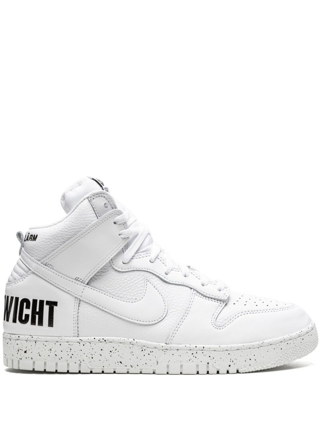 

Кроссовки Dunk Hi 1985 из коллаборации с Undercover Nike, белый