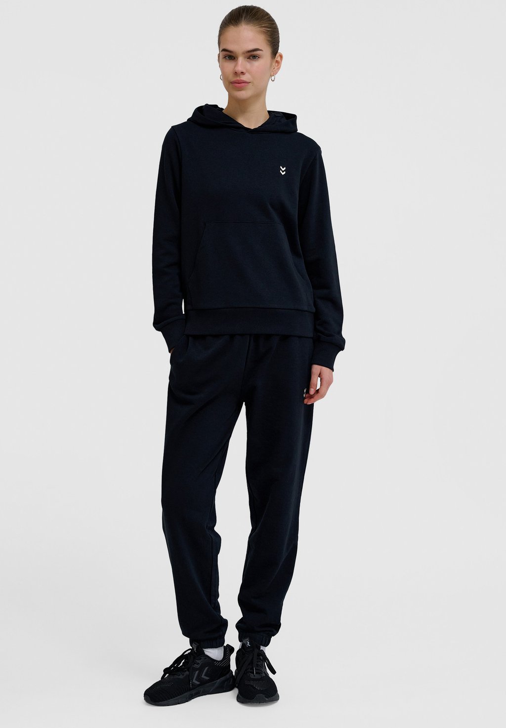 

Толстовка с капюшоном Hummel, черный