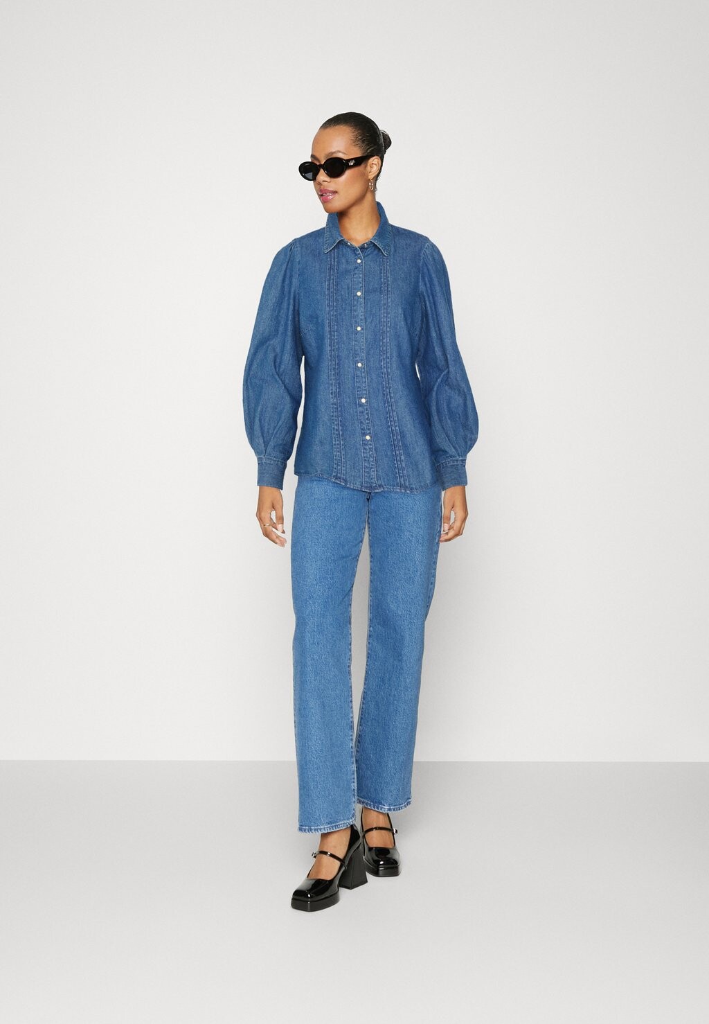 

Рубашка Vero Moda VMEUDORA FRILL, цвет medium blue denim