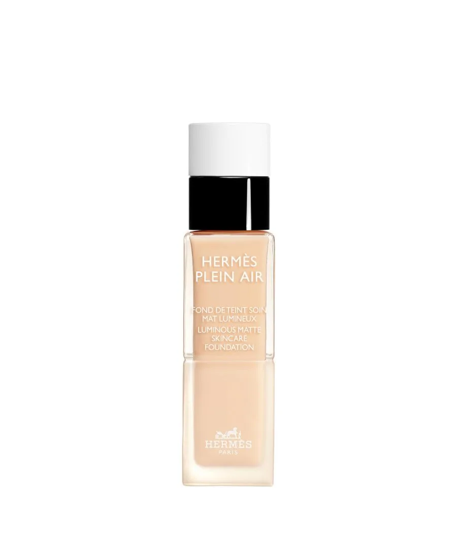 Тональная основа Plein Air, Luminous Matte Skincare Foundation, 1,11 унции HERMÈS, 17w vanille is a slightly apricot-colouкрасный светлый-бежевый