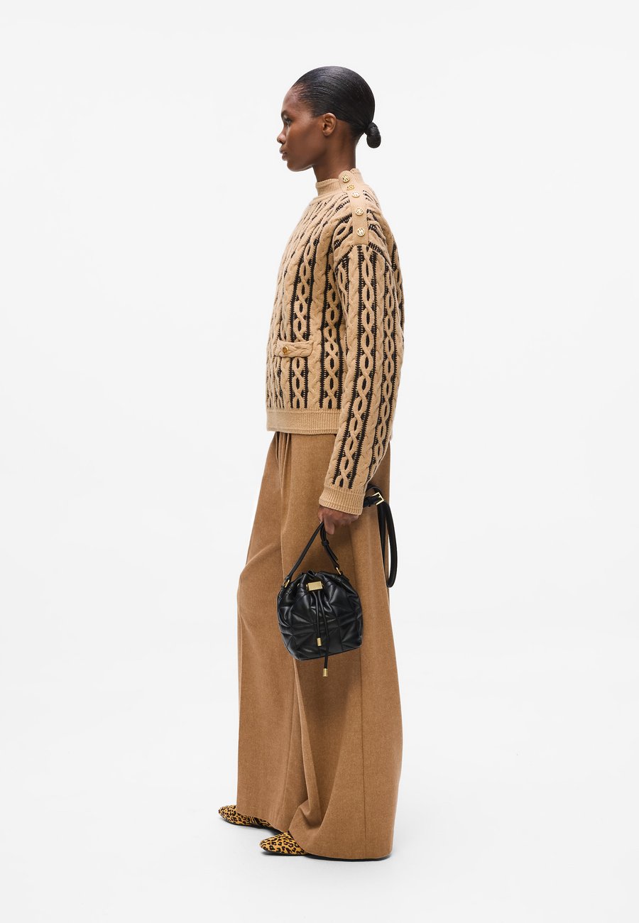 

Сумка кросс-боди KARL LAGERFELD BUCKET, Black/Gold/Black