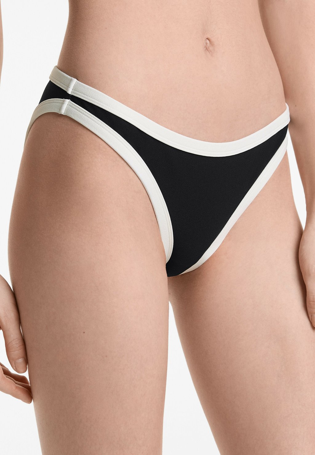 

Плавки бикини CONTRAST TRIM CLASSIC OYSHO, черный