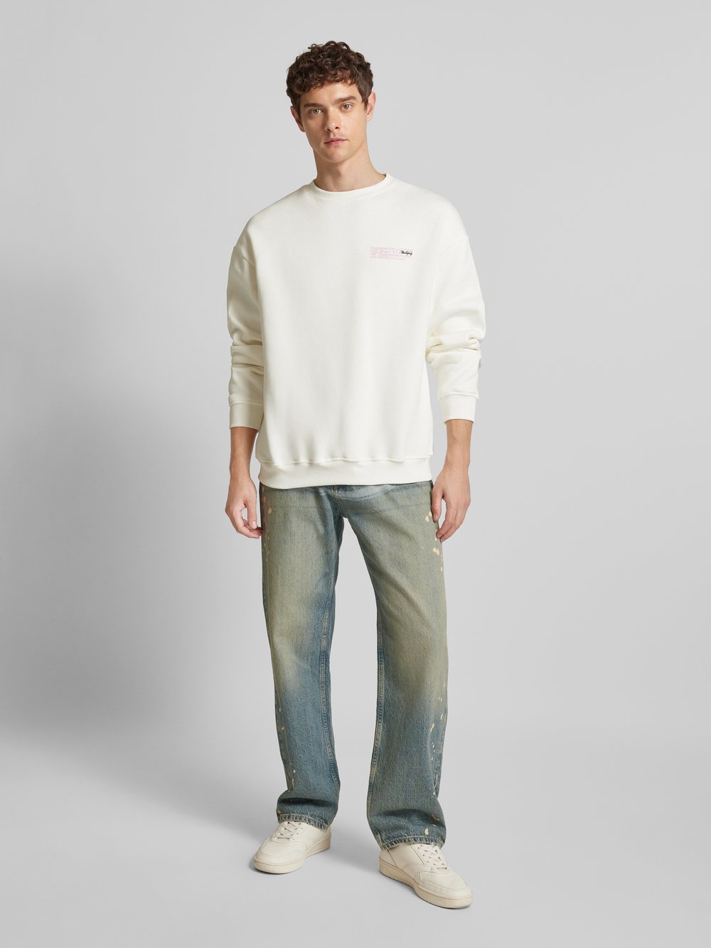 

Толстовка оверсайз с этикеткой и принтом Multiply Apparel, белый